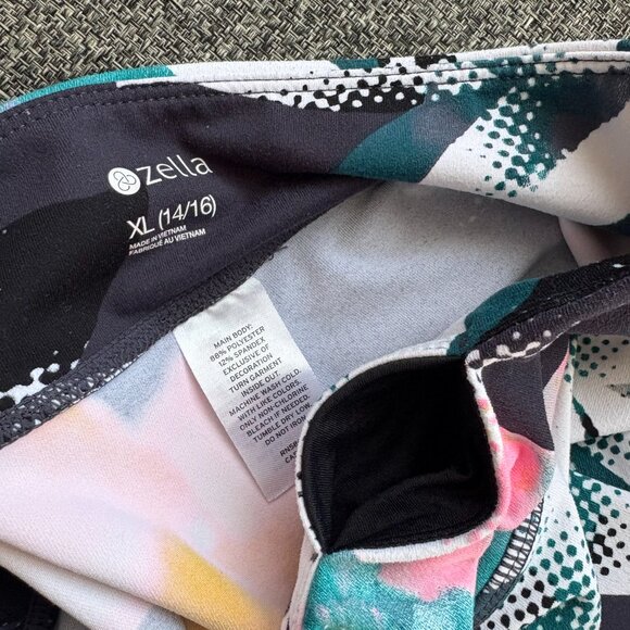Zella Womens Active Capris Leggings Size XL/14-16 Floral Print Athleisure Sporty - Picture 3 of 7